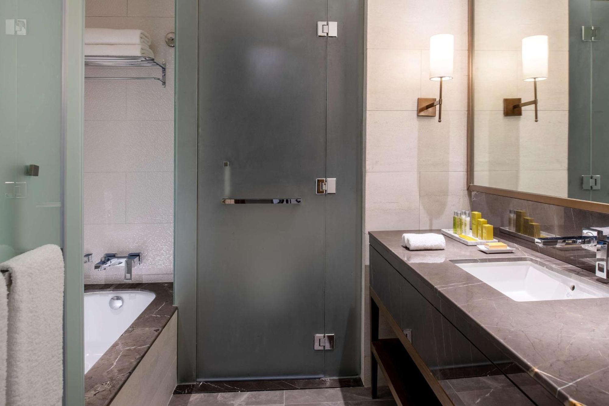 Doubletree Suites By Hilton - Riyadh Financial District Dış mekan fotoğraf